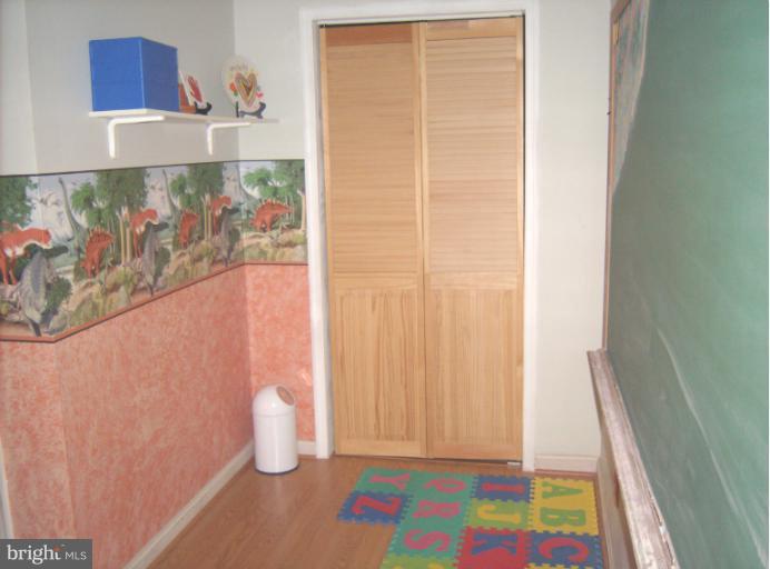 6037 Pilgrims Rest Road Broad Run, VA 20137 - Photo 5 of 29 Children's play/school area