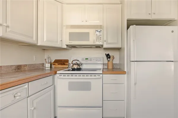 $3,400,000 | 1 Ichabod Lane, Middletown, RI 02842