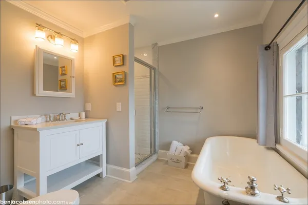 $3,400,000 | 1 Ichabod Lane, Middletown, RI 02842