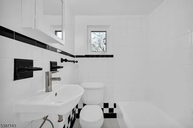 $1,800 | 12 Hillside Avenue, Rockaway, NJ 07866