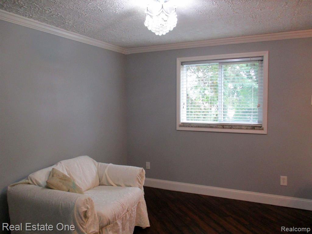 3195 Hessel Avenue Rochester Hills, MI 48307 - Photo 22 of 36