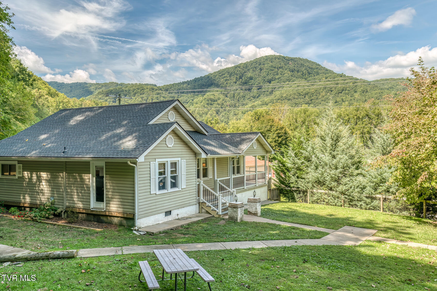 301 Polly Erwin Road Erwin, TN 37650 - Photo 32 of 39 301 Polly Erwin Rd-32