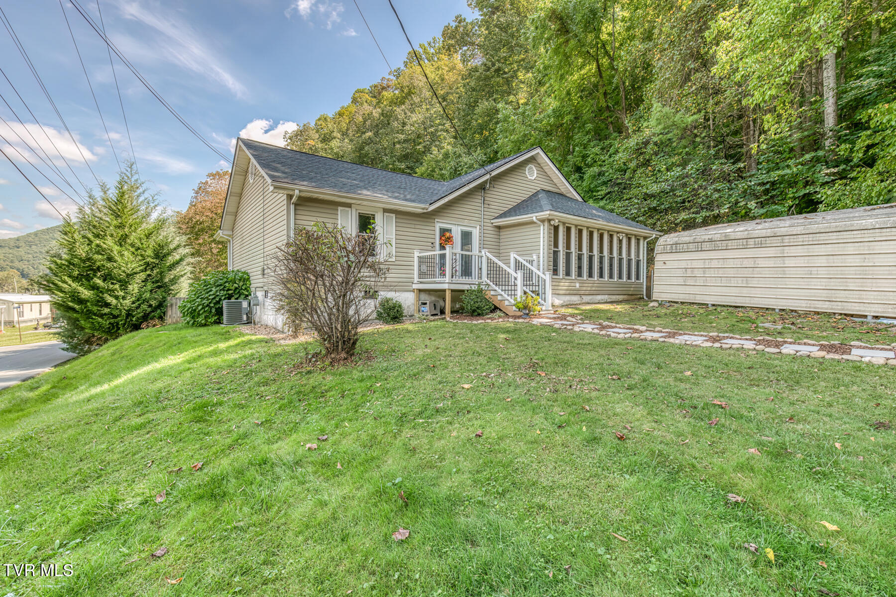 301 Polly Erwin Road Erwin, TN 37650 - Photo 34 of 39 301 Polly Erwin Rd-34