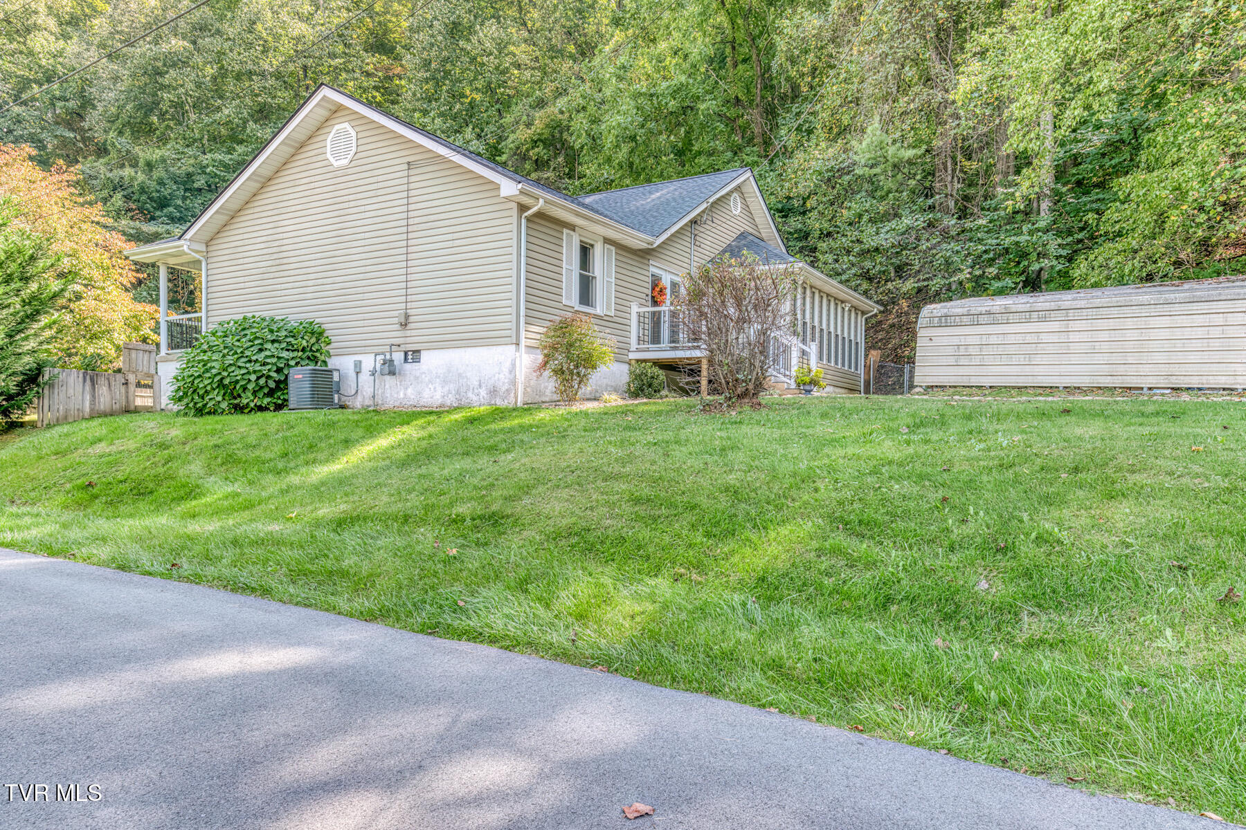 301 Polly Erwin Road Erwin, TN 37650 - Photo 35 of 39 301 Polly Erwin Rd-35