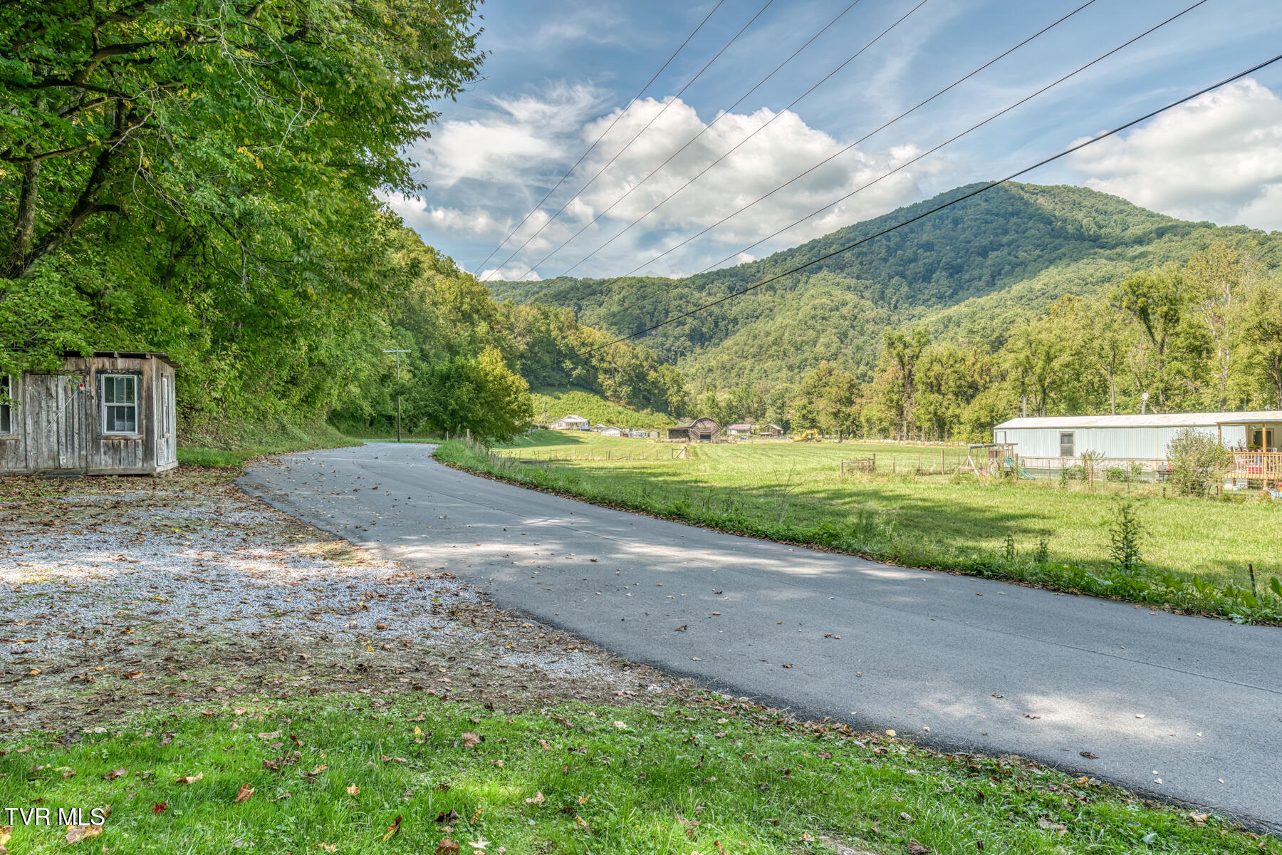 301 Polly Erwin Road Erwin, TN 37650 - Photo 37 of 39 301 Polly Erwin Rd-37