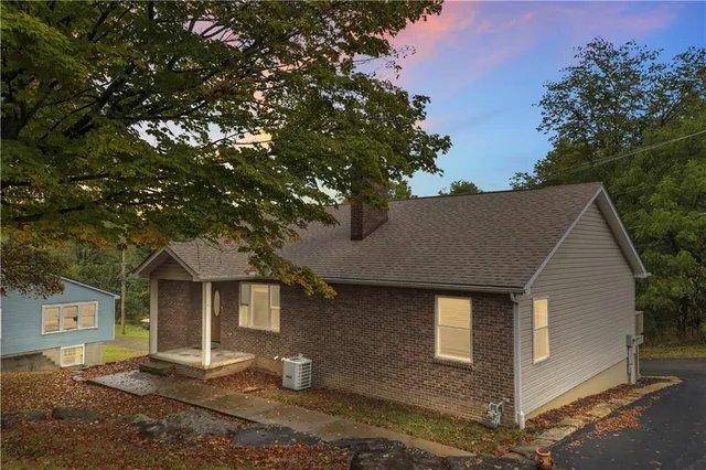 $275,000 | 1225 Mercer Road, Ellwood City, PA 16117