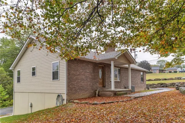 $275,000 | 1225 Mercer Road, Ellwood City, PA 16117