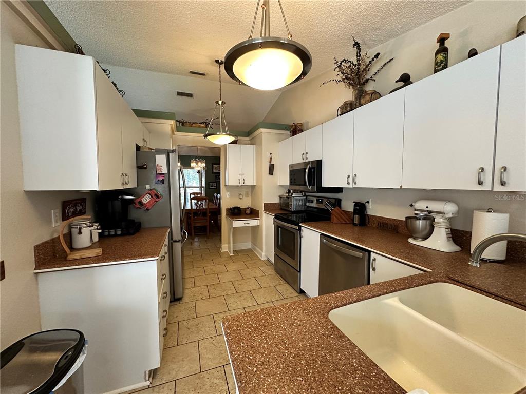 8313 Wrens Way Largo, FL 33773 - Photo 11 of 26