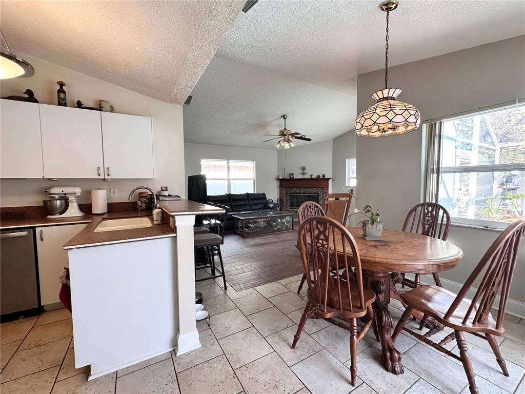 8313 Wrens Way Largo, FL 33773 - Photo 12 of 26