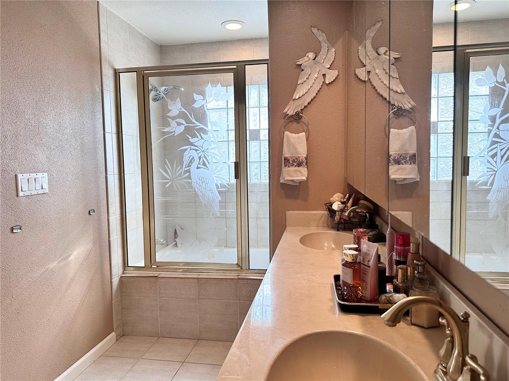 8313 Wrens Way Largo, FL 33773 - Photo 17 of 26