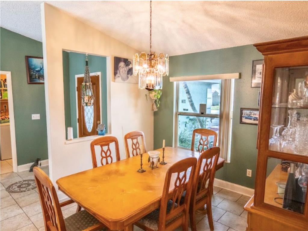 8313 Wrens Way Largo, FL 33773 - Photo 6 of 26