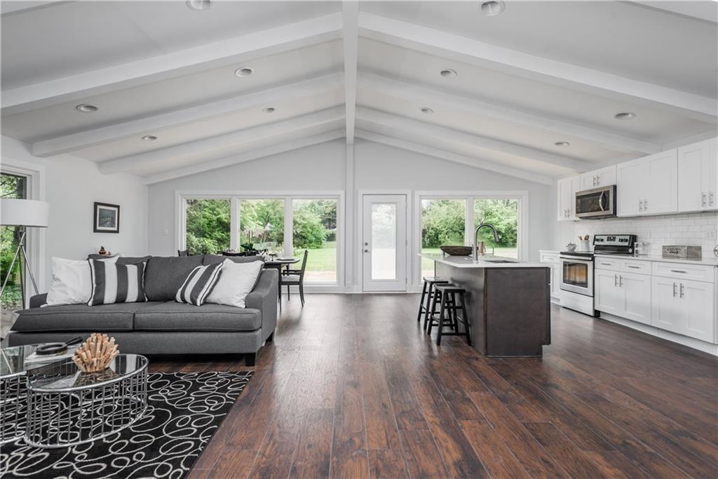 5320 Radnor Road Indianapolis, IN 46226 - Photo 3 of 24 Gallery Image 3