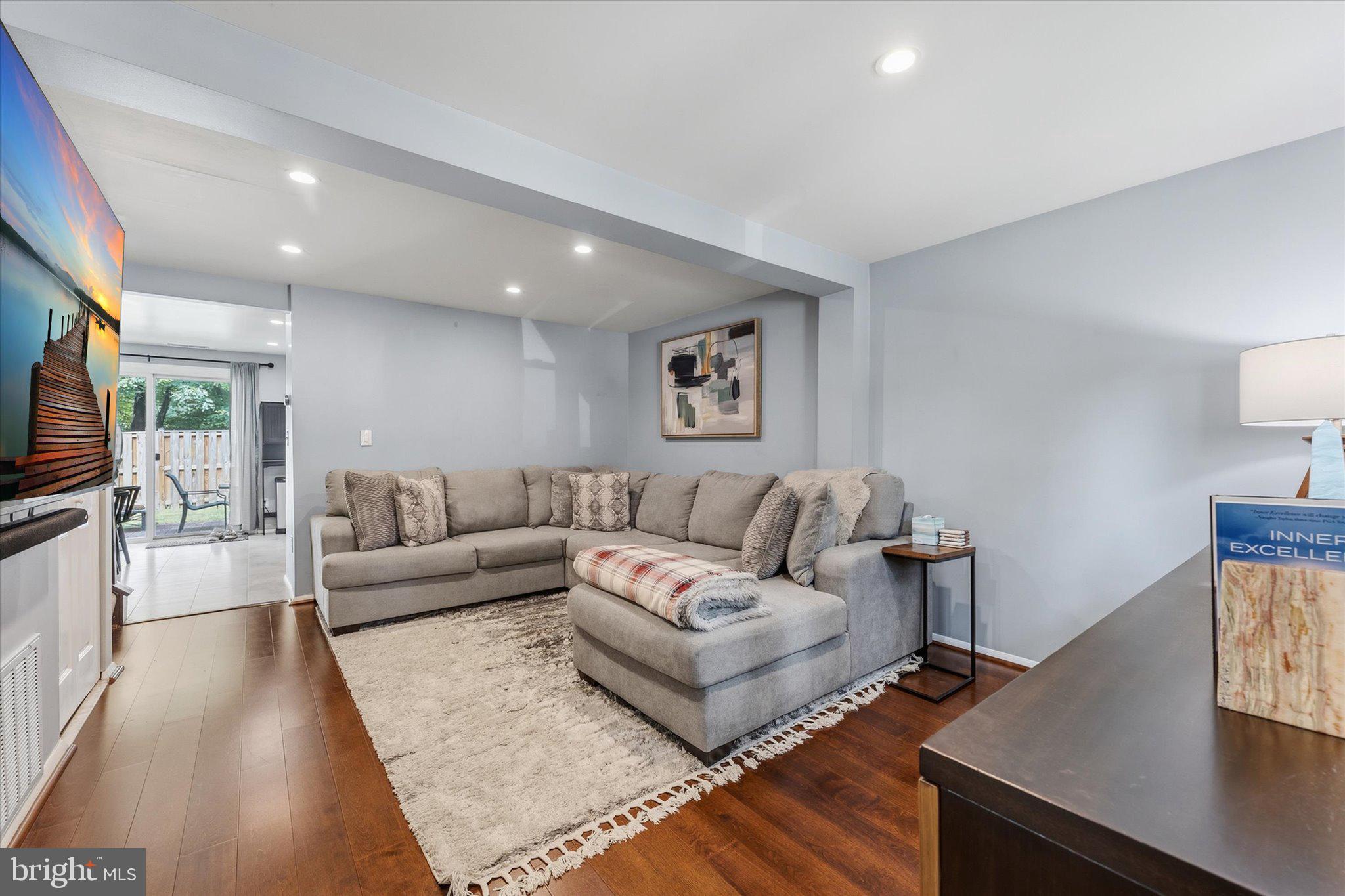 8794 Newington Commons Road Lorton, VA 22079 - Photo 6 of 29 Gallery Image 6