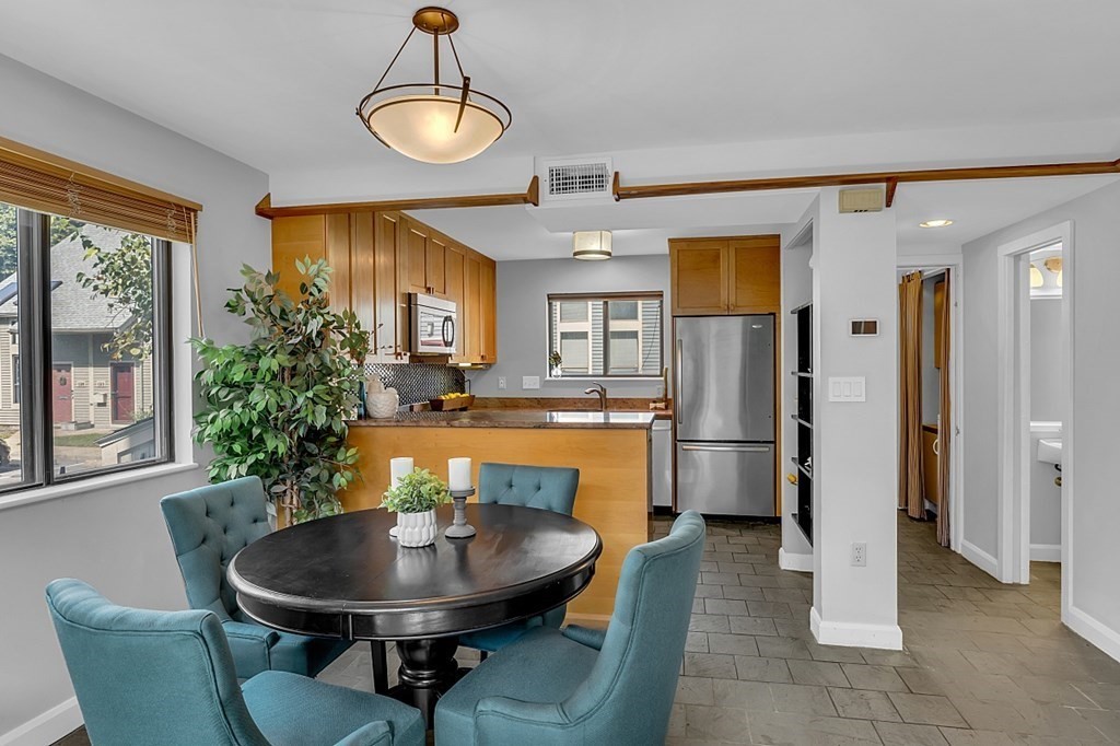 113 Governor Winthrop Road, Unit 113 Somerville, MA 02145 - Photo 10 of 42 Gallery Image 10