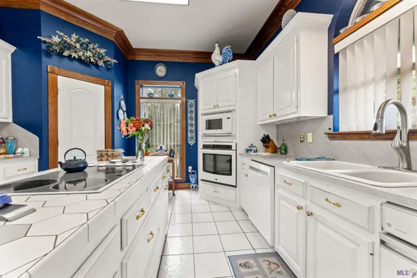 $575,000 | 44334 Highway 42, Prairieville, LA 70769