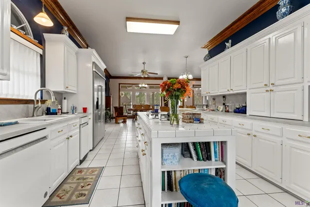 $575,000 | 44334 Highway 42, Prairieville, LA 70769