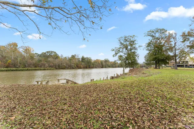 $575,000 | 44334 Highway 42, Prairieville, LA 70769