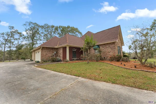 $575,000 | 44334 Highway 42, Prairieville, LA 70769