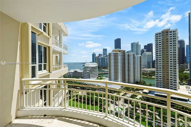 $5,250 | 888 Brickell Key Drive, Unit 600, Miami, FL 33131