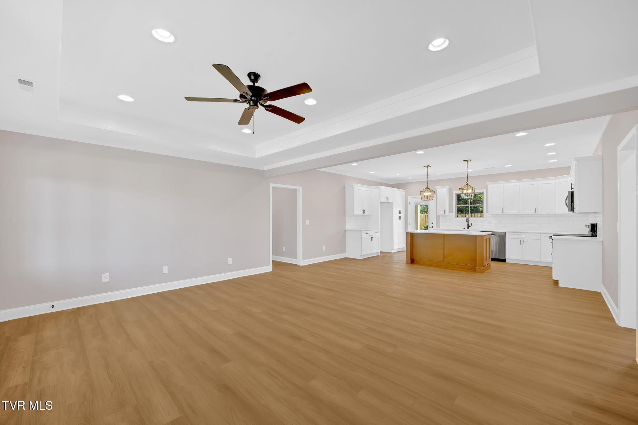 1113 Cherry Ridge Road Jonesborough, TN 37659 - Photo 9 of 38 12-web-or-mls-DSC09895