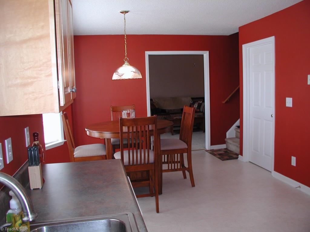 1107 Noah Road Graham, NC 27253 - Photo 4 of 24 Nice Open Space