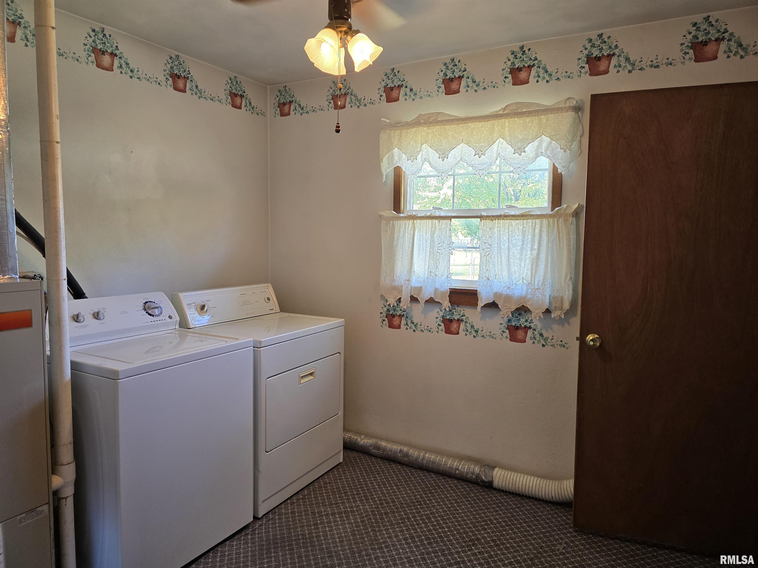 40 East Beech Street Canton, IL 61520 - Photo 13 of 45