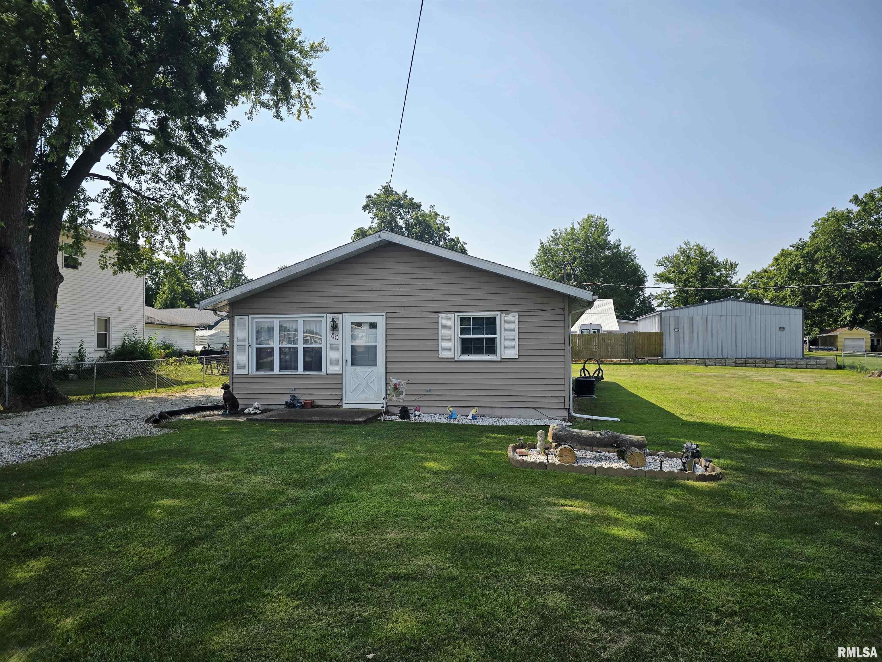 40 East Beech Street Canton, IL 61520 - Photo 2 of 45