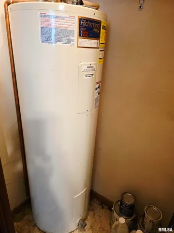 $89,900 | 40 East Beech Street, Canton, IL 61520