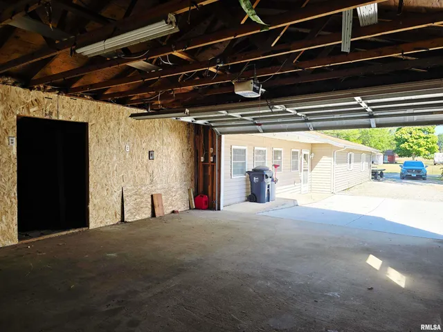 $89,900 | 40 East Beech Street, Canton, IL 61520