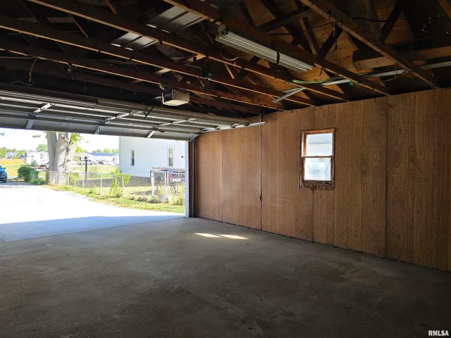 $89,900 | 40 East Beech Street, Canton, IL 61520