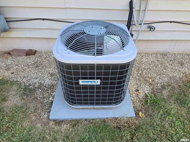 $89,900 | 40 East Beech Street, Canton, IL 61520