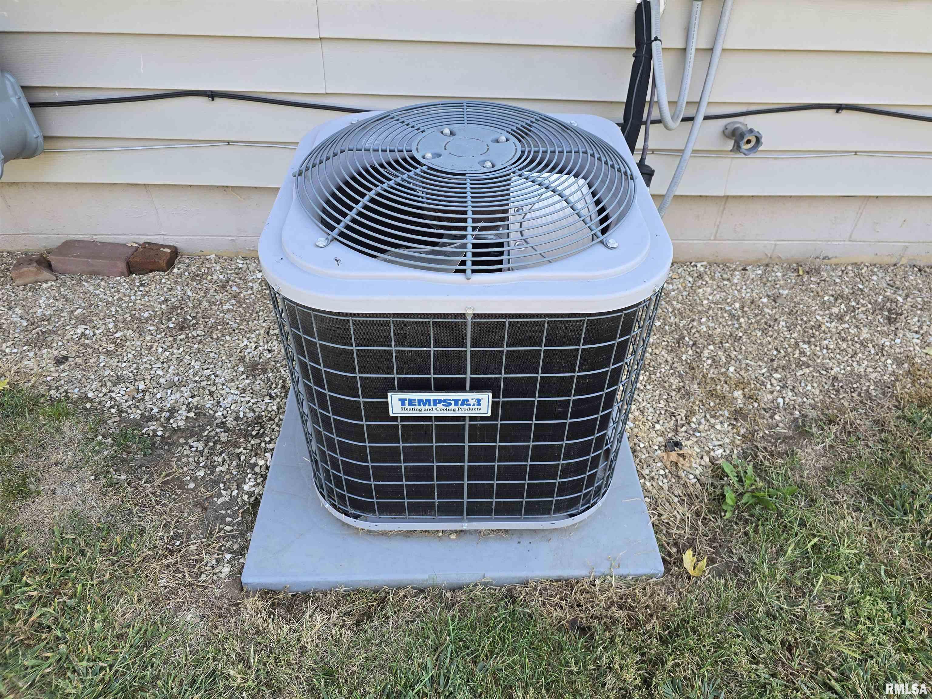 40 East Beech Street Canton, IL 61520 - Photo 43 of 45