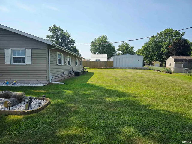 $89,900 | 40 East Beech Street, Canton, IL 61520