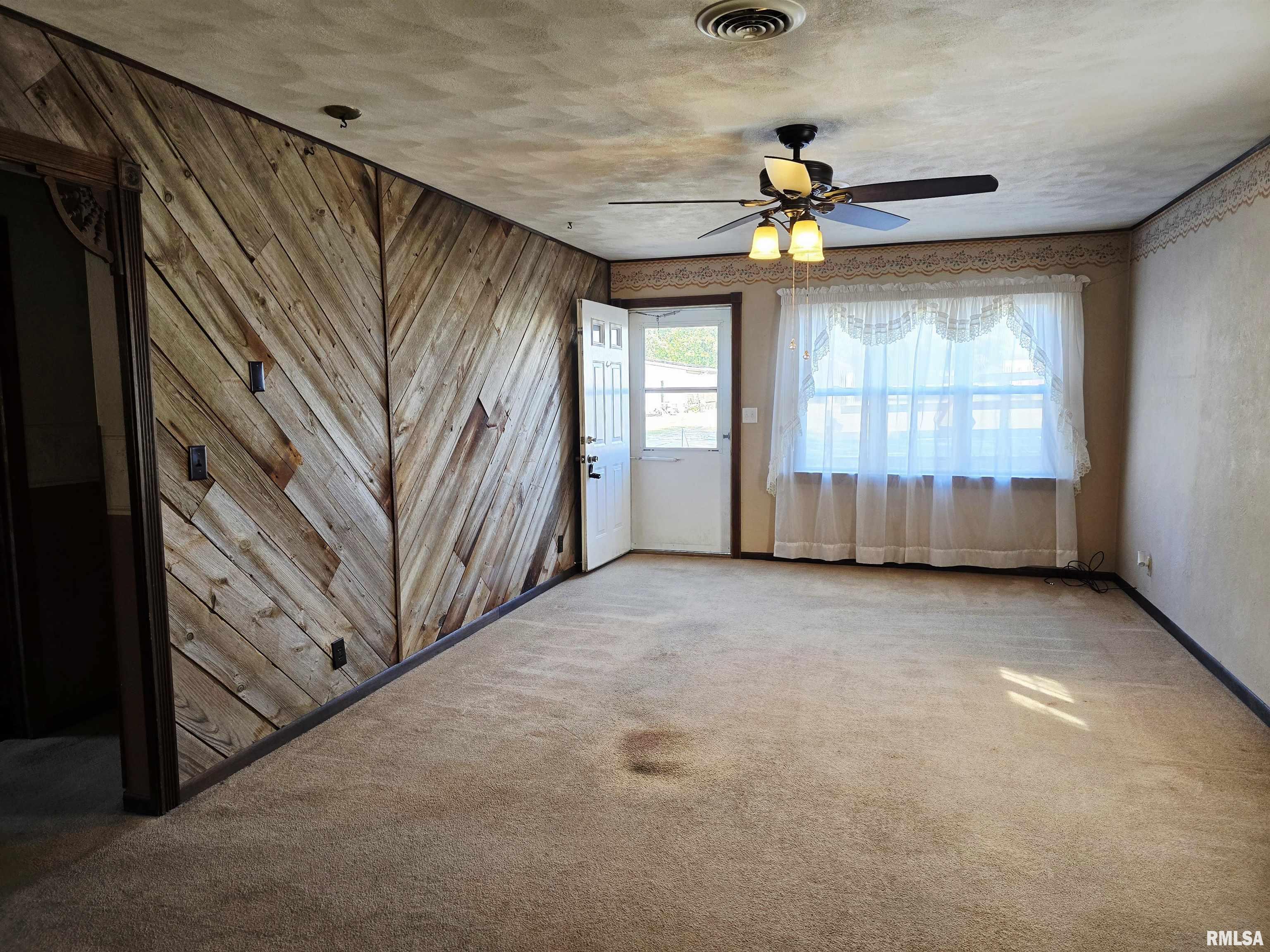 40 East Beech Street Canton, IL 61520 - Photo 5 of 45