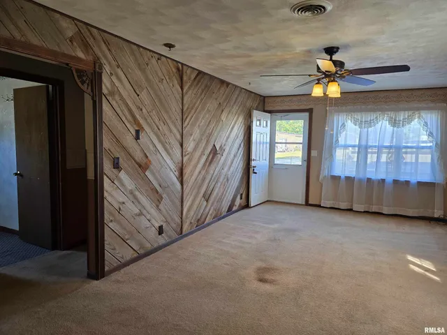 $89,900 | 40 East Beech Street, Canton, IL 61520