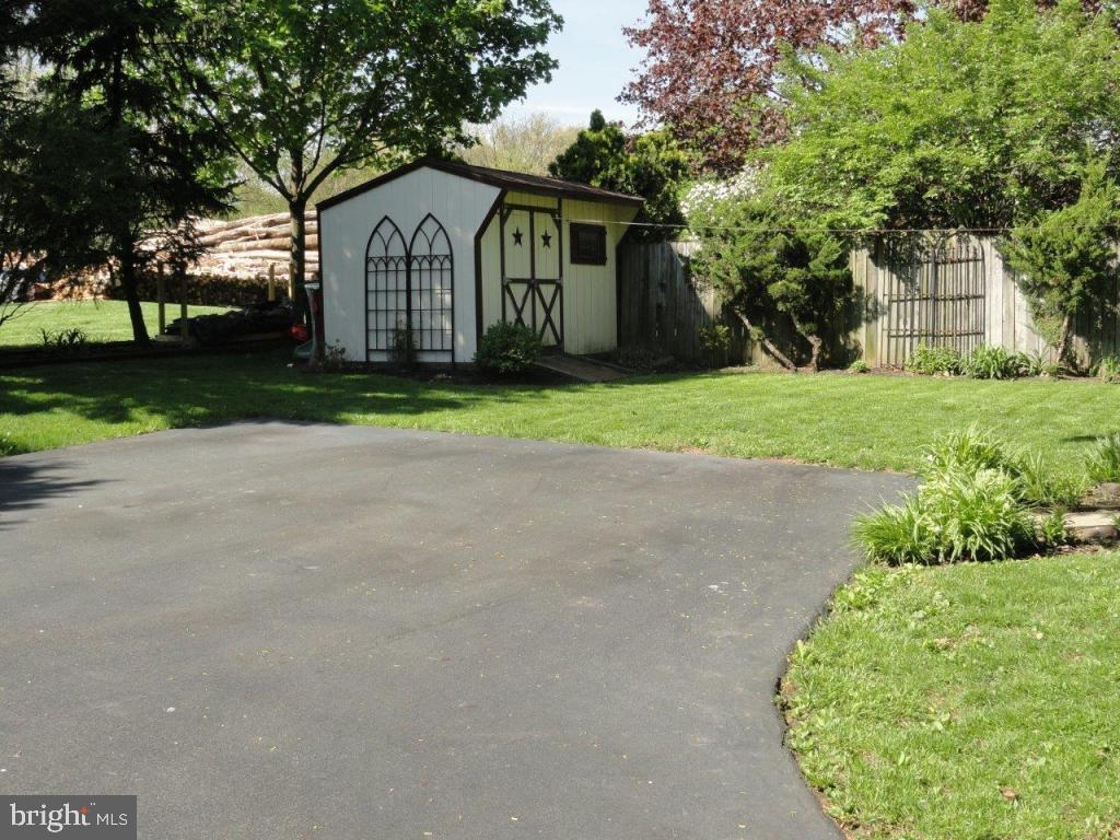 118 Akron Road Ephrata, PA 17522 - Photo 15 of 17 Gallery Image 15