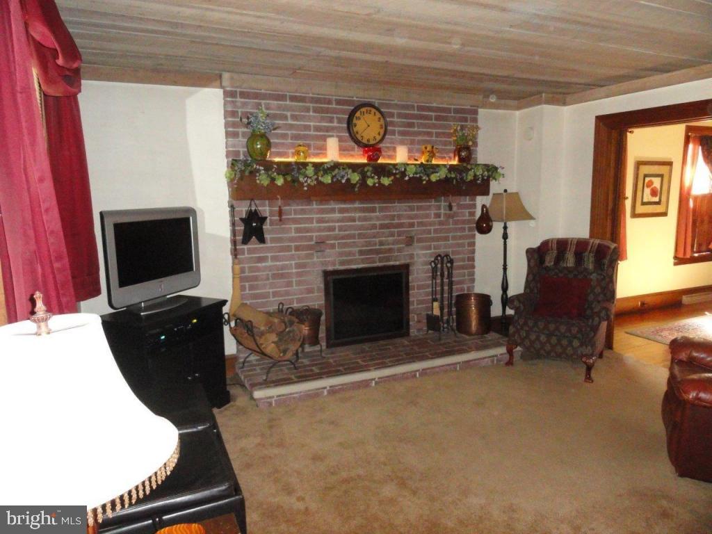 118 Akron Road Ephrata, PA 17522 - Photo 4 of 17 Gallery Image 4