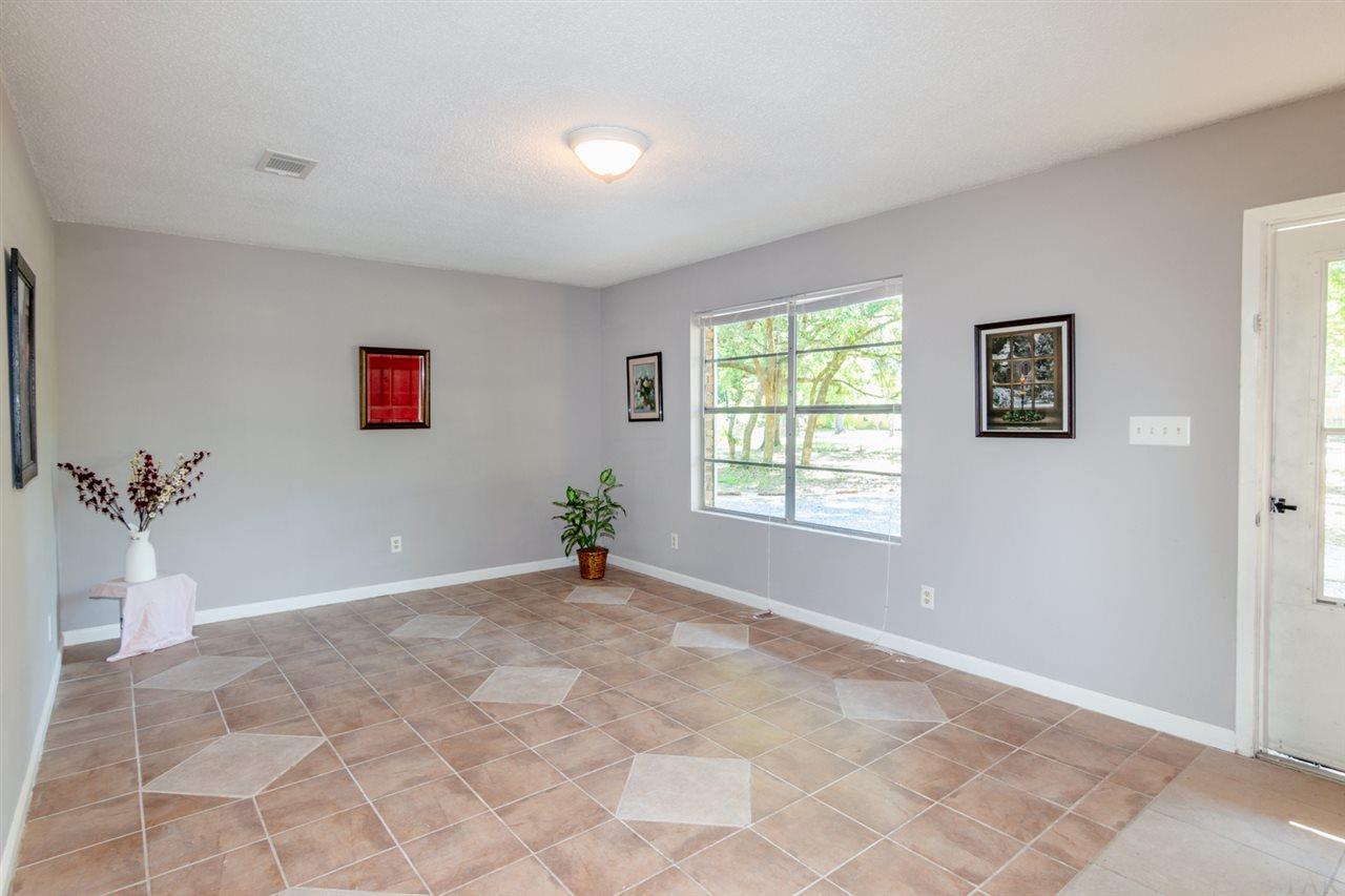 5337 Kenneth Road Milton, FL 32583 - Photo 3 of 23 Gallery Image 3