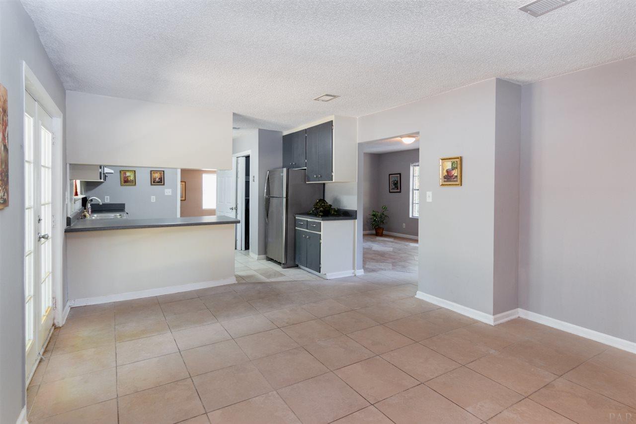 5337 Kenneth Road Milton, FL 32583 - Photo 7 of 23 Gallery Image 7