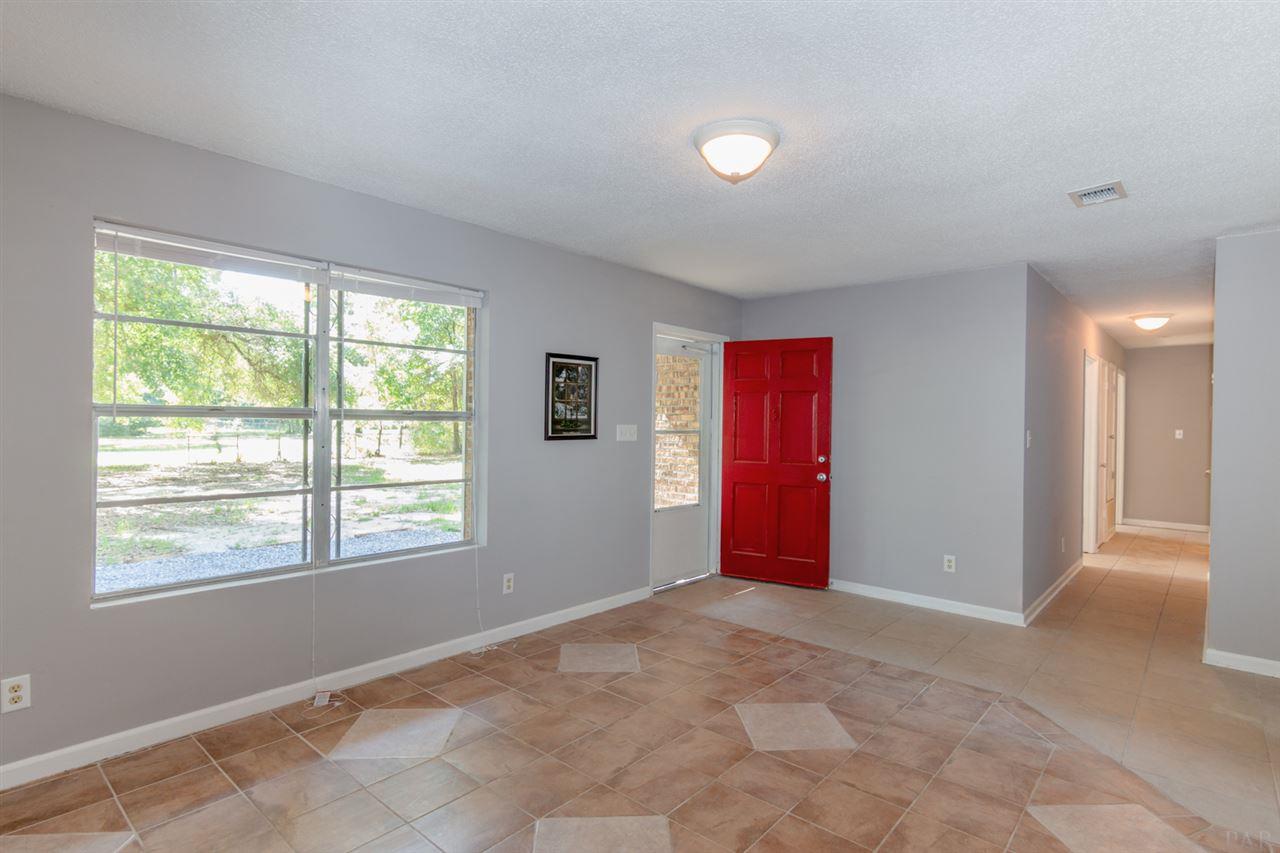 5337 Kenneth Road Milton, FL 32583 - Photo 9 of 23 Gallery Image 9