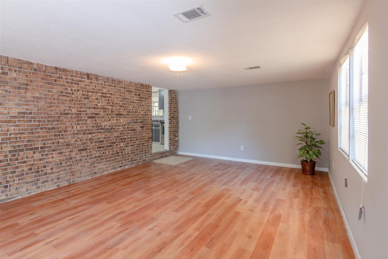 5337 Kenneth Road Milton, FL 32583 - Photo 10 of 23 Gallery Image 10
