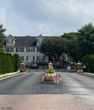 $3,100 | 220 Cambridge Court, Clifton, NJ 07014