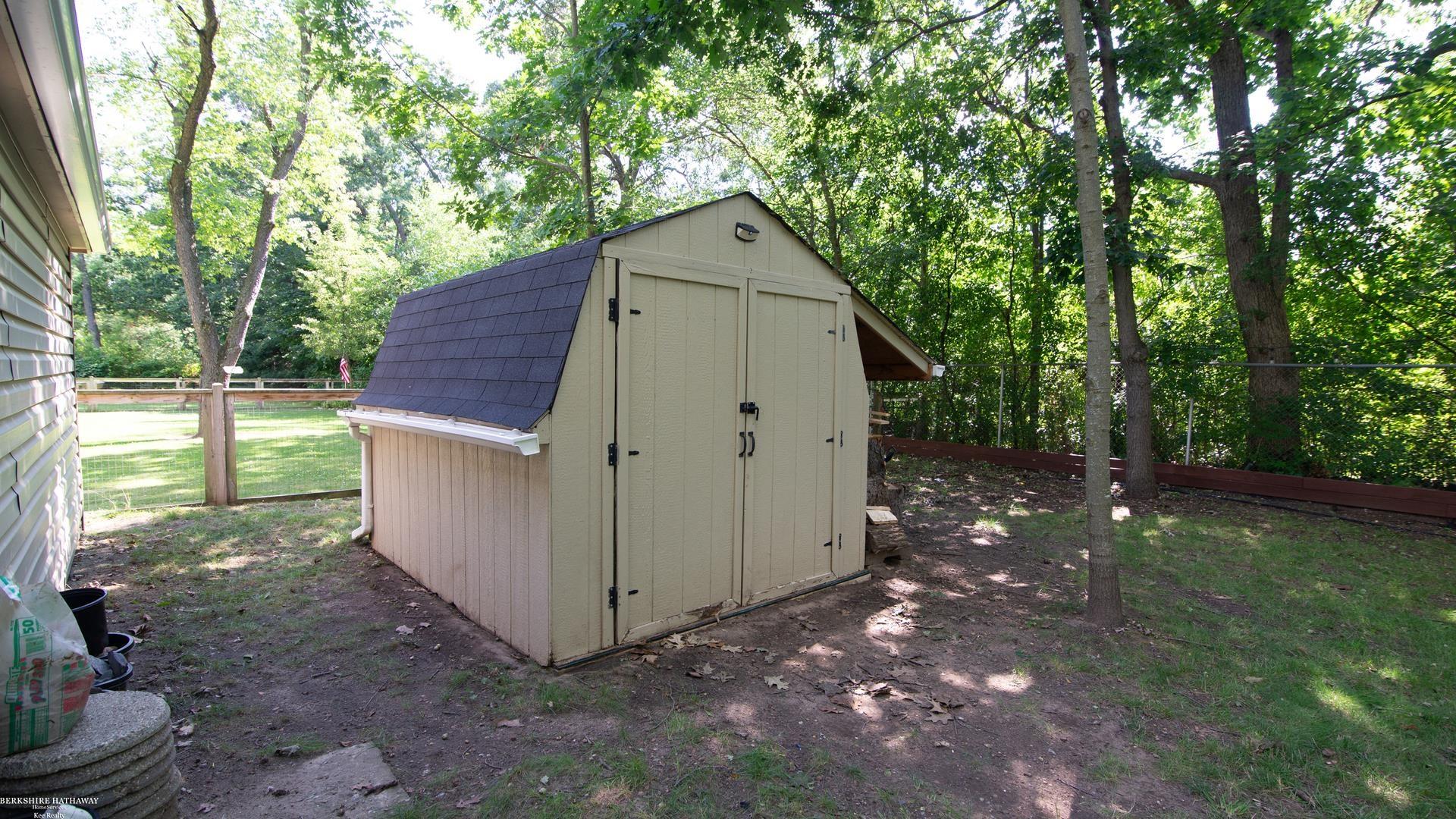 2540 Frankson Avenue Rochester, MI 48307 - Photo 6 of 37 50117180-5.JPG