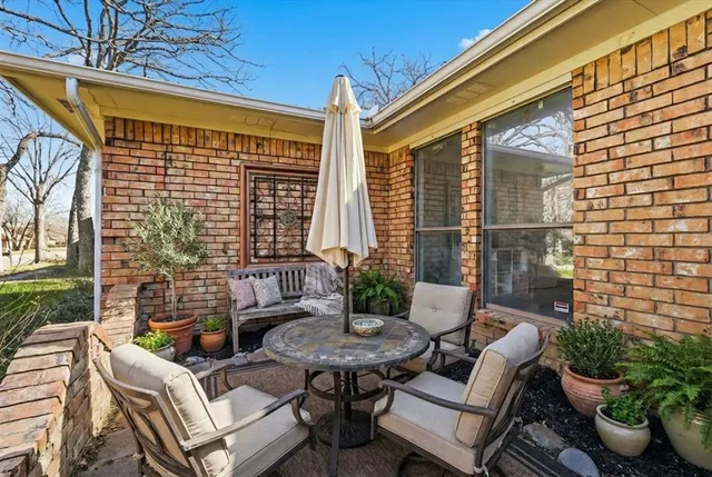 $325,000 | 5114 Overridge Drive, Arlington, TX 76017