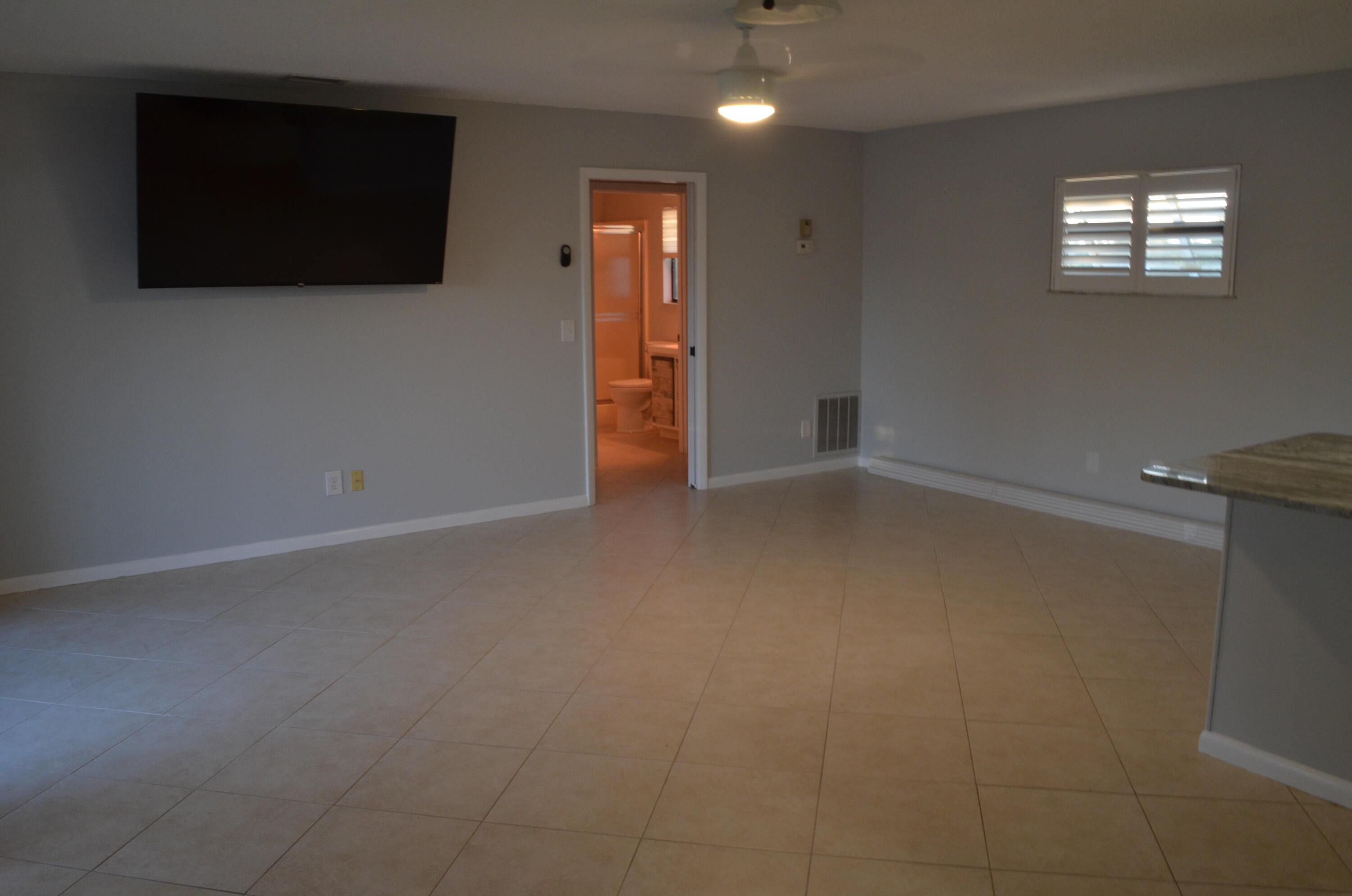1212 Breezy Way, Unit 7H Sebastian, FL 32958 - Photo 13 of 26 Living
