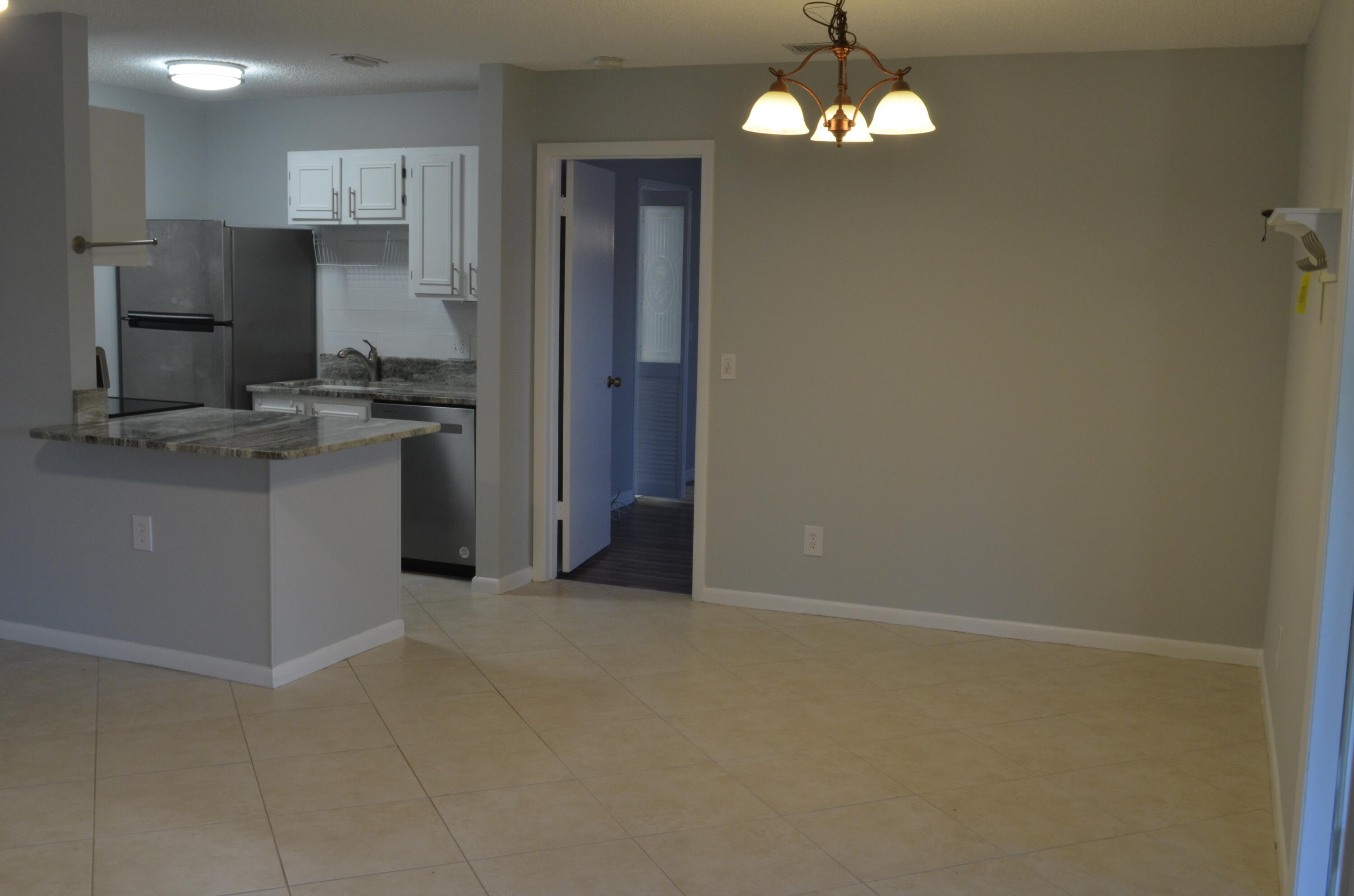 1212 Breezy Way, Unit 7H Sebastian, FL 32958 - Photo 7 of 26 Dining