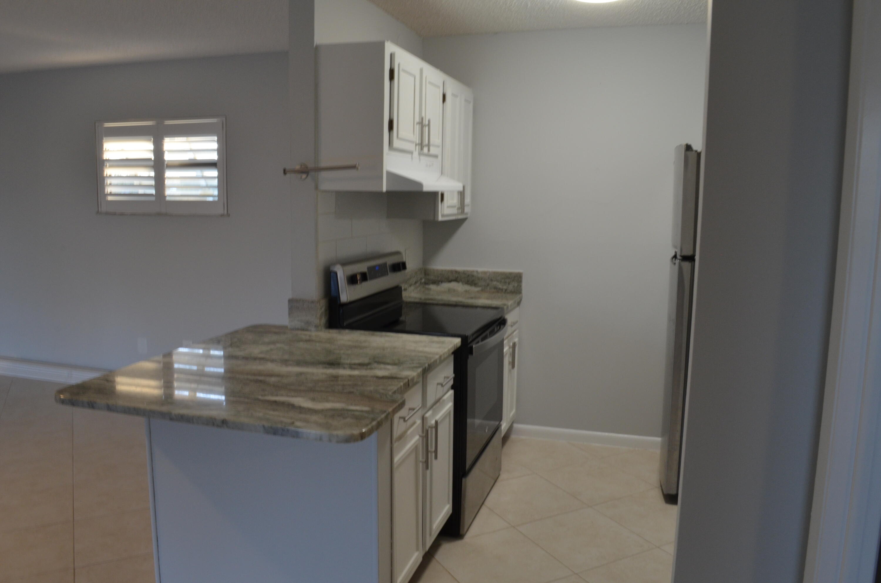 1212 Breezy Way, Unit 7H Sebastian, FL 32958 - Photo 9 of 26 Kitchen
