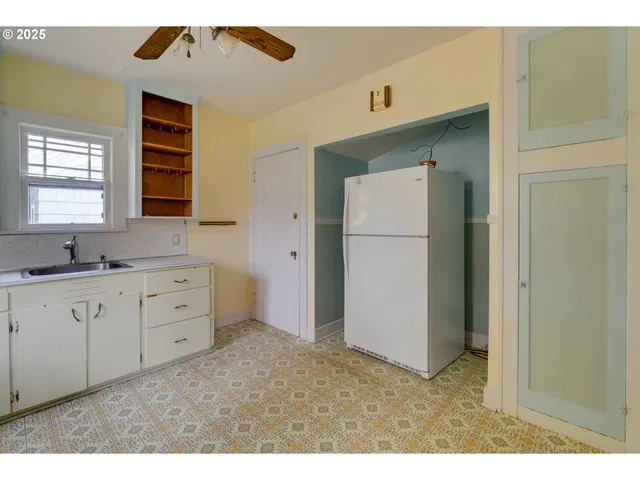 $425,000 | 7024 North Villard Avenue, Portland, OR 97217