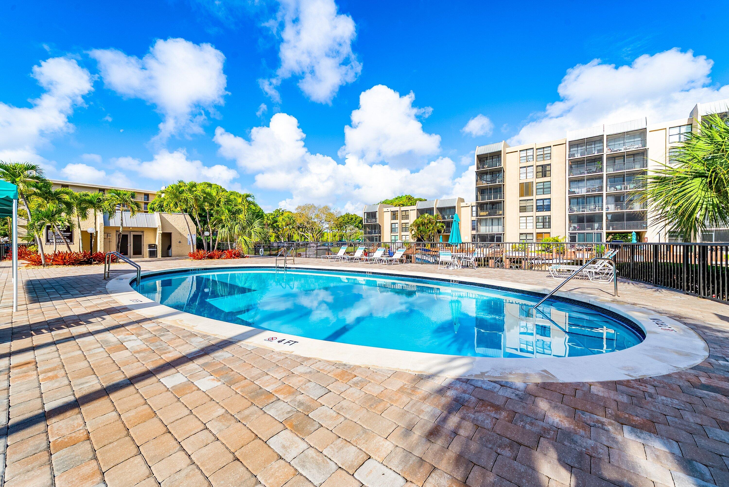 6 Royal Palm Way, Unit 605 Boca Raton, FL 33432 - Photo 38 of 45 033-6RoyalPalmWay-BocaRaton-FL-33432-SMA