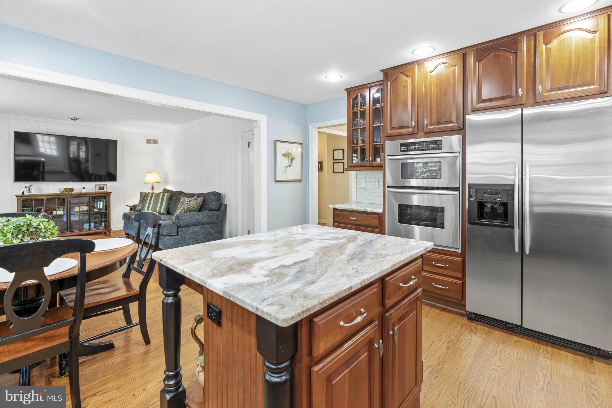 910 Augusta Road Wilmington, DE 19807 - Photo 14 of 38 Island and new granite countertops